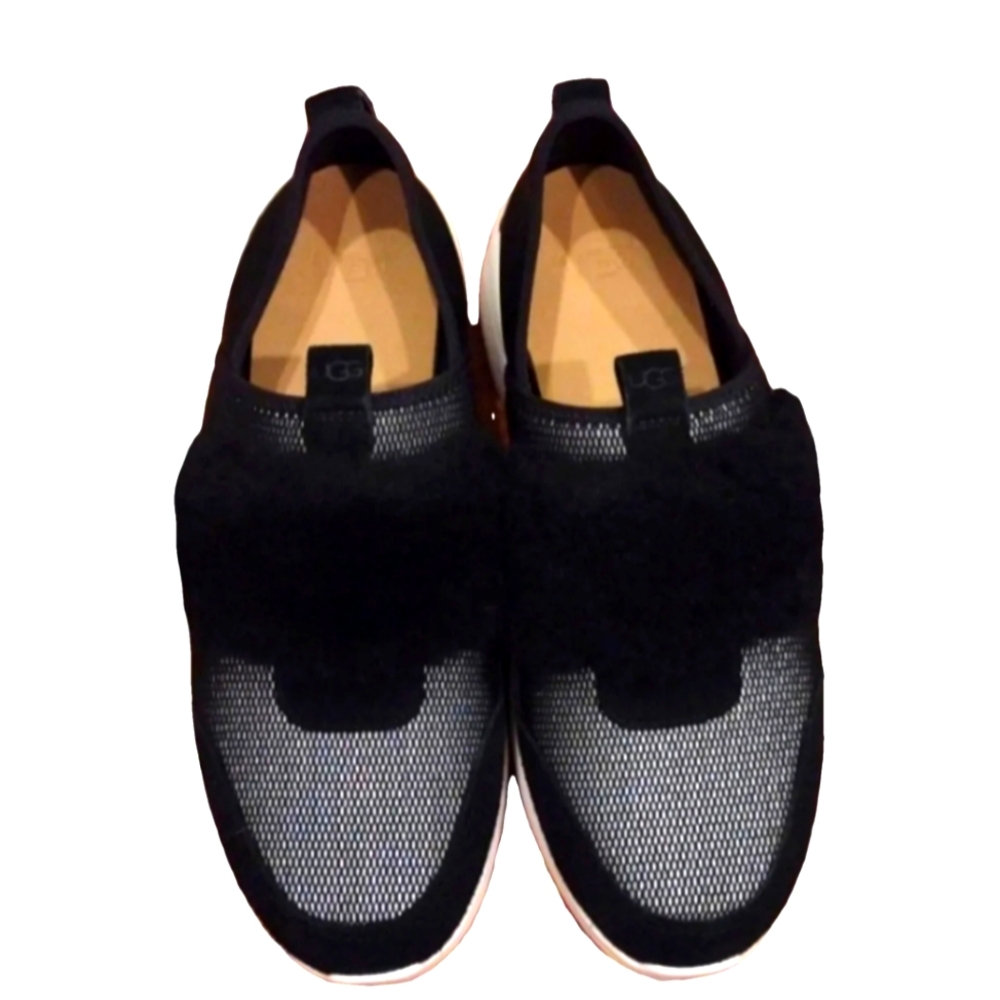 UGG Slip-on Sneaks (W9)